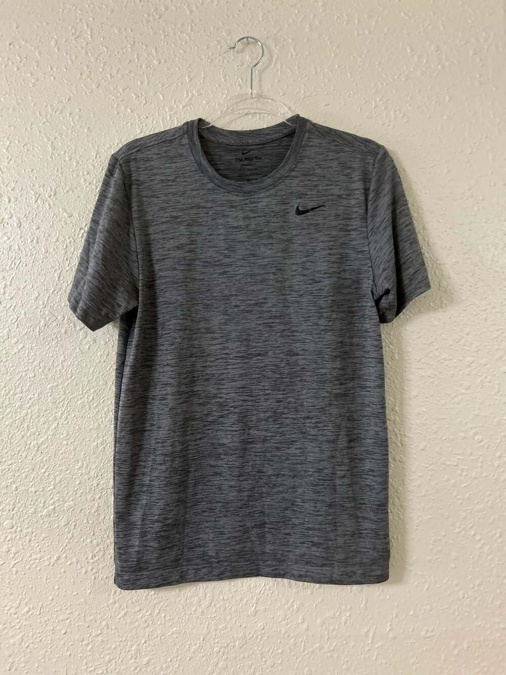Nike Dri-FIT The Nike Tee Heather Gray Athletic T-Shirt Men's Small
